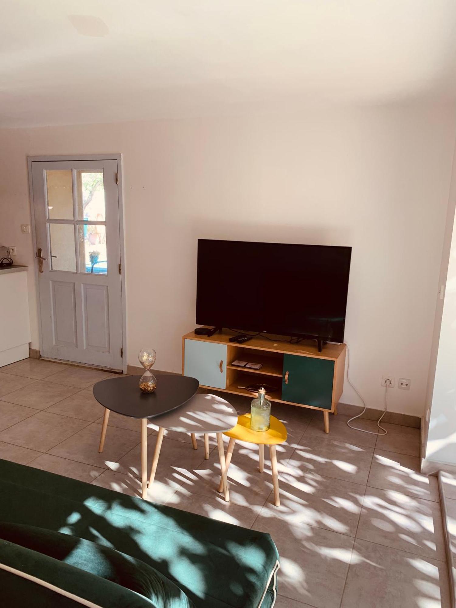 Appartement Independant Avec Jardin Et Acces Piscine Nîmes Esterno foto