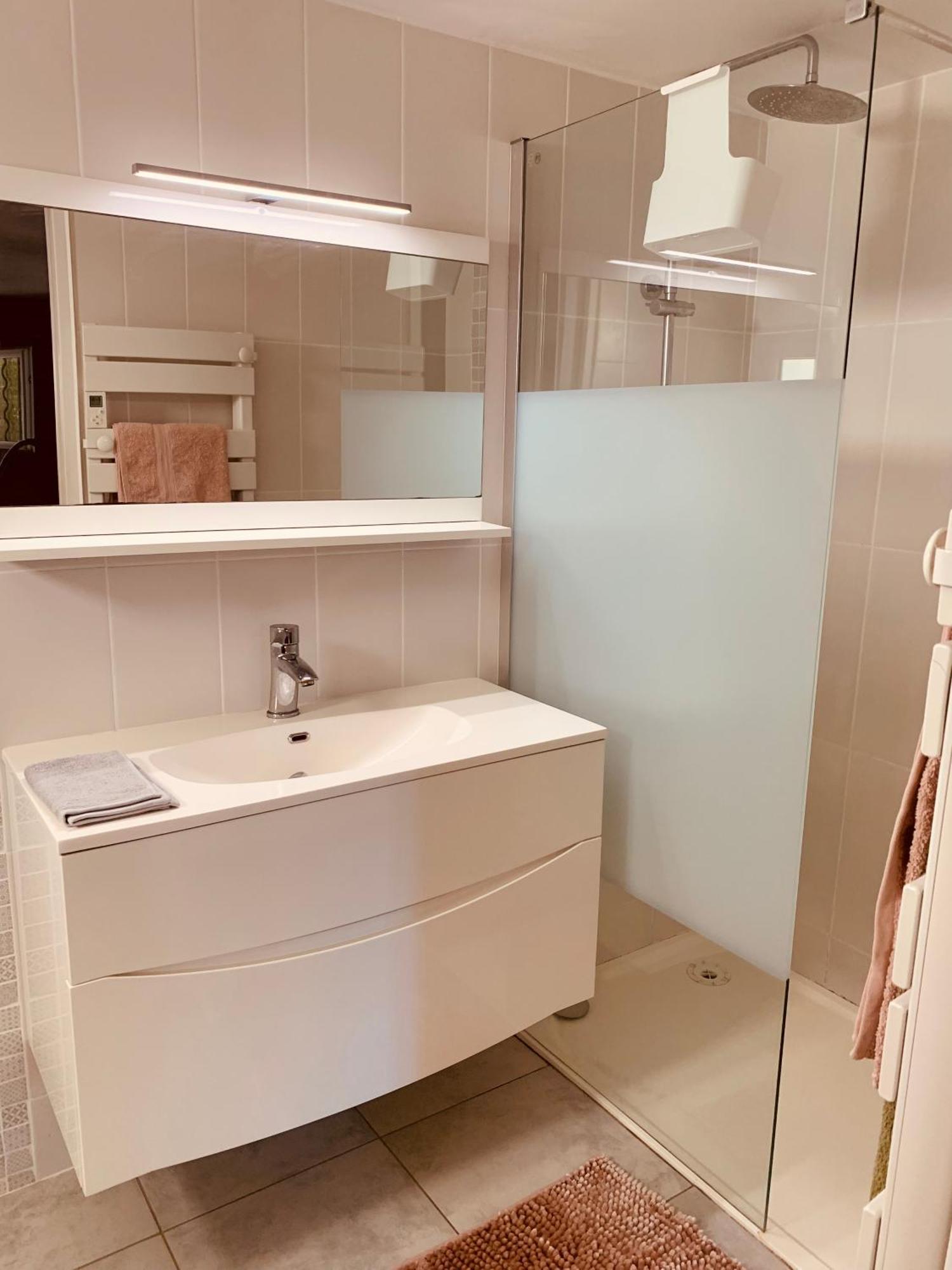 Appartement Independant Avec Jardin Et Acces Piscine Nîmes Esterno foto